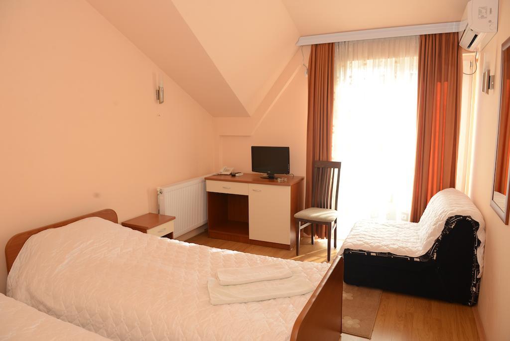 Harmony Hotel คูมาโนโว ภายนอก รูปภาพ
