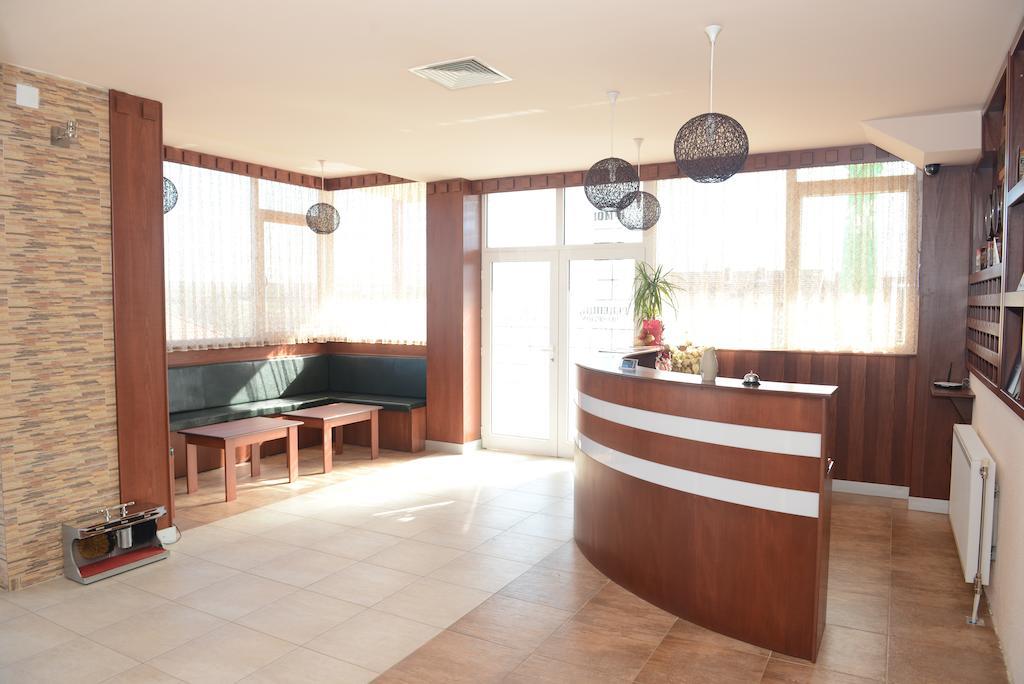Harmony Hotel คูมาโนโว ภายนอก รูปภาพ